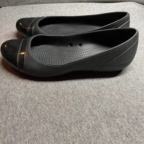 Crocs Cap Toe‎ Flat Ballet Slip On Size 8 Black - Image 3