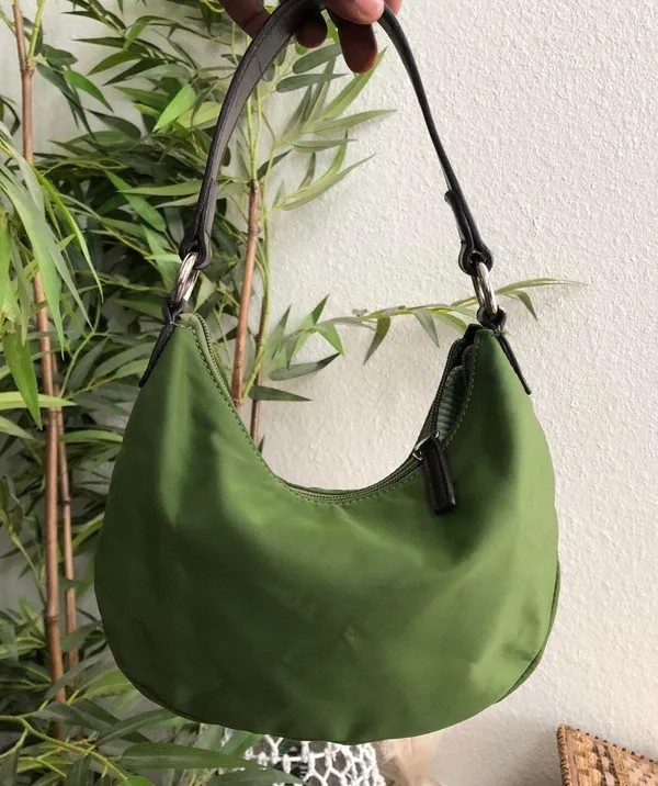 Tommy Hilfiger Unique Green large monogram print shoulder hand bag purse- preppy, schoolgirl, collegiate, academia Approx 9.5” wide x 5.5” tall Great preloved condition - Image 3