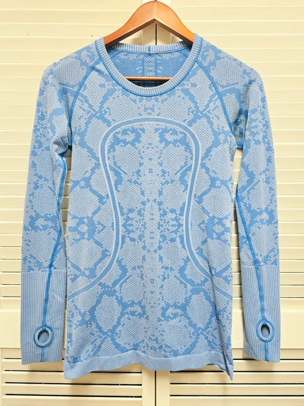 LULULEMON Women Blue Snakeskin Swiftly Tech Long Sleeve Athletic Top Size 6 - Image 3