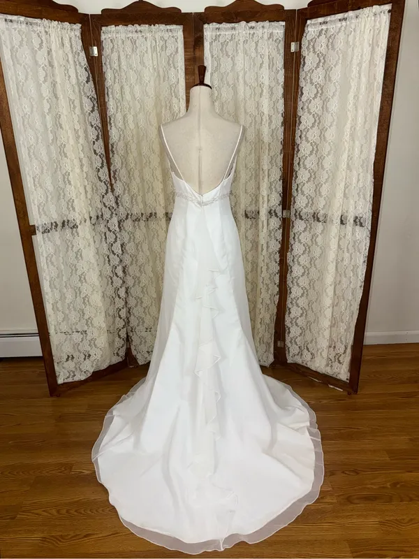 Beautiful Vintage Y2K Galina Chiffon Wedding Gown - Image 8