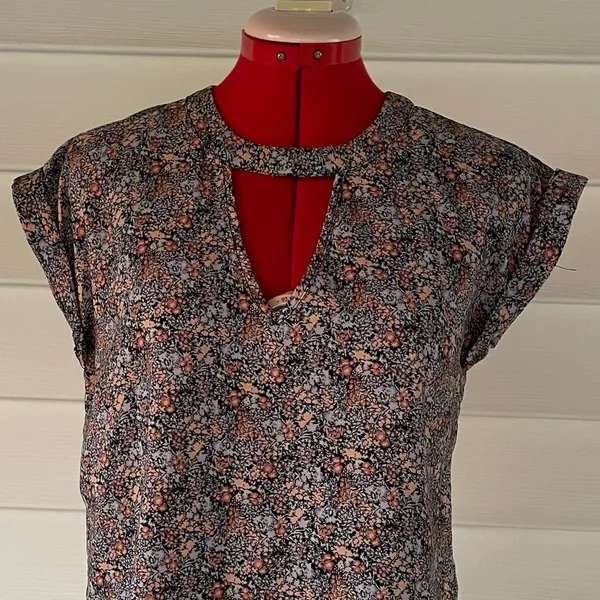 Bylette Cuffed Sleeve Cutout V - Image 3