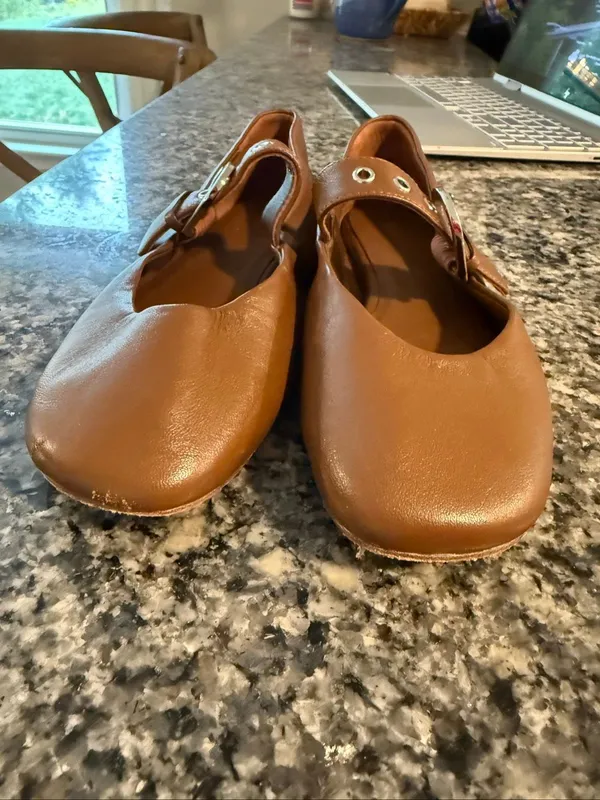 Quince Italian leather buckle Maryjane flats size 6 tan - Image 6