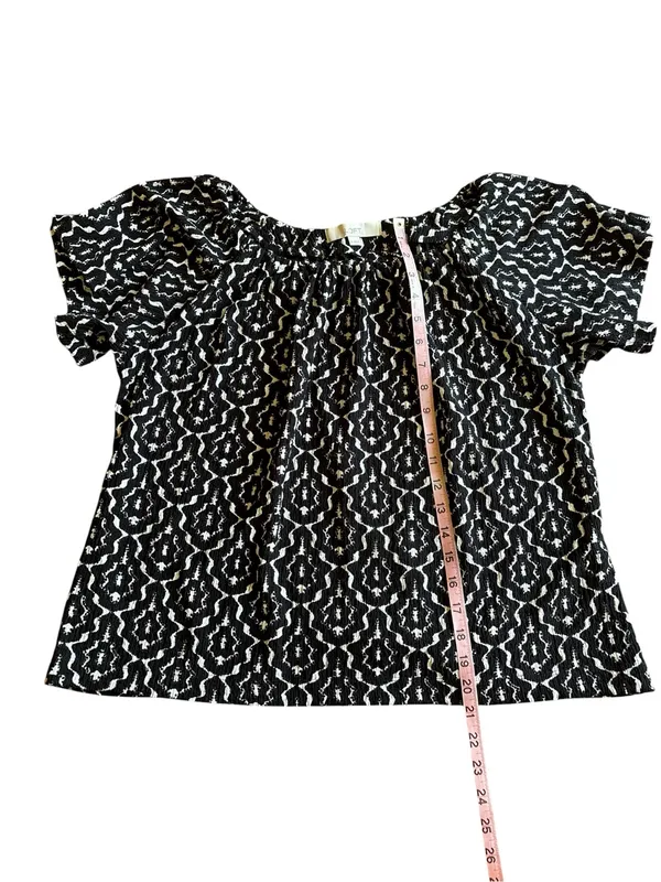 Loft Geometric Black/White Flutter Sleeve Print Top- Size M - Image 9