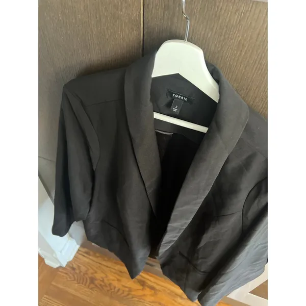 Torrid women's‎ black blazer pockets size 3XL - Image 2