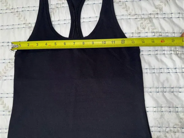 Lululemon Black Racerback Tank Top Built-In Bra Yoga Workout Size Small - Image 5