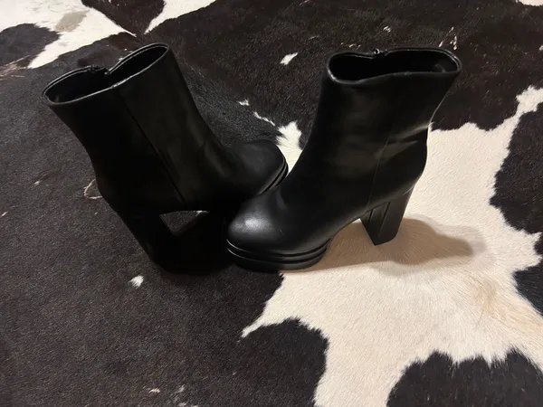 Dream Paris Boots Black - Image 3