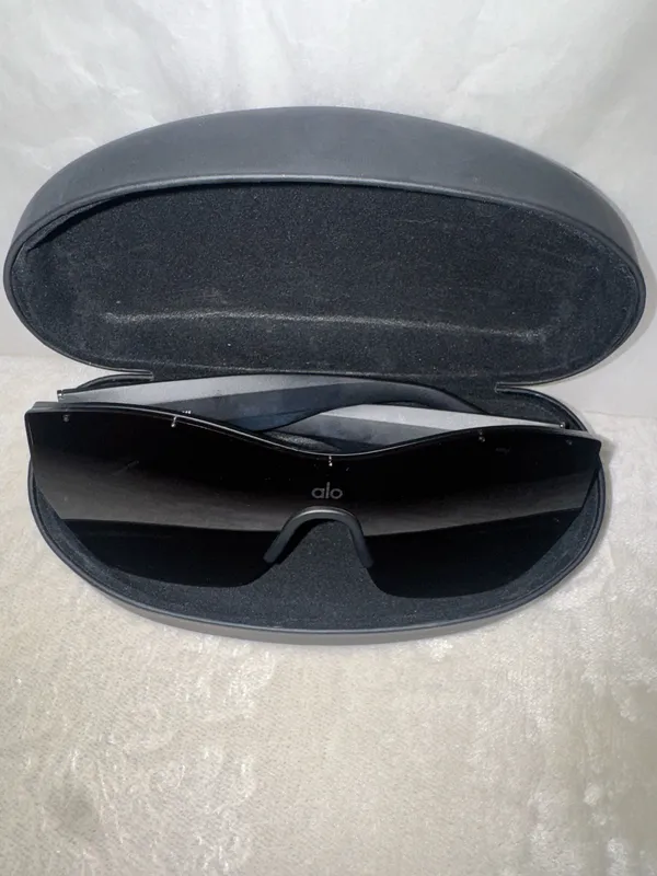 Alo sunglasses - Image 3