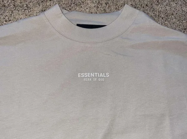 Fear of god Essentials Tee - Image 4