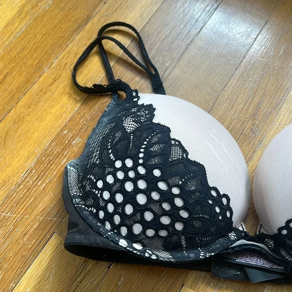 Victoria’s Secret bra 34D - Image 2