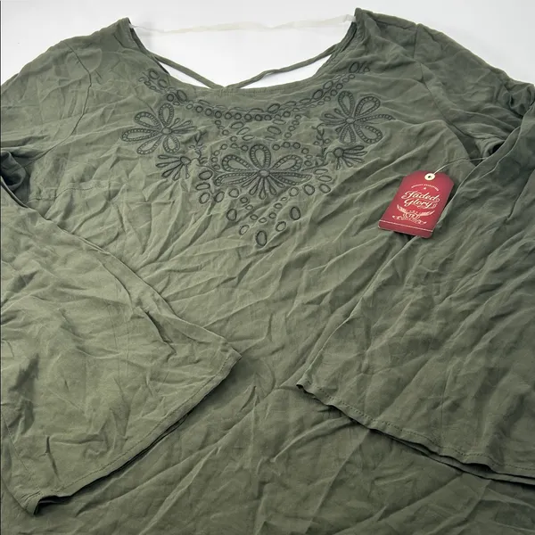 Faded Glory Sage Green Embroidered Blouse - Image 4