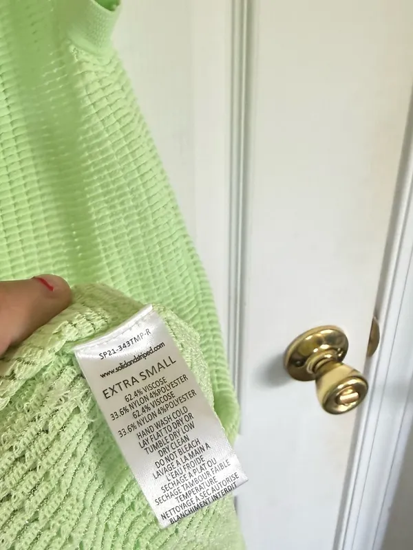 Solid & Striped Carson Coverup in Pistachio Green - Image 6