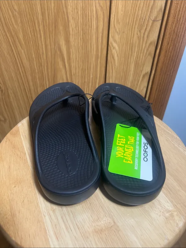 OOFOS Black Women's Sandals Size 7 - Image 3