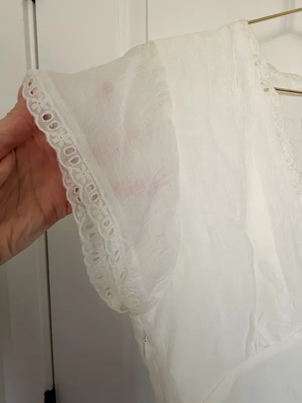 Selfie Leslie Azura Scalloped White Lace Trim Peplum Top - Image 8