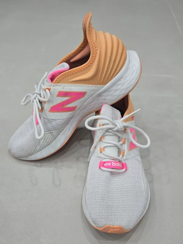 New Balance Fresh Foam Roav Nimbus Cloud Peach Pink Women's Sneakers Size 9.5 - Image 2