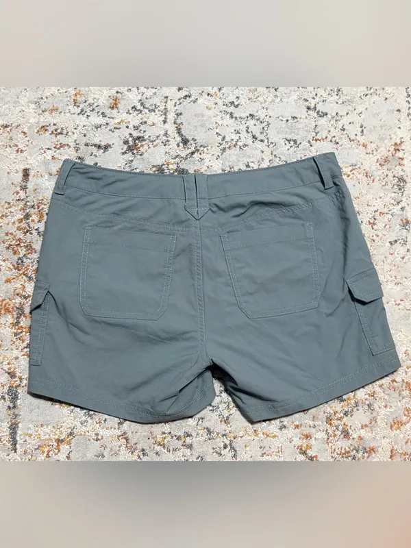 The North Face Women's Hiking Cargo Shorts size 4 - Image 3
