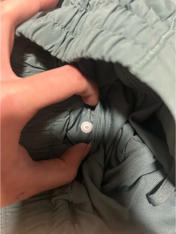 Lululemon Shorts Hotty Hot 4" - Image 4