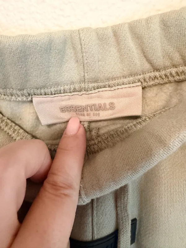 Fear of God Essential fleece Sweatpants color eggshell, straight leg sz S Unisex - Image 3