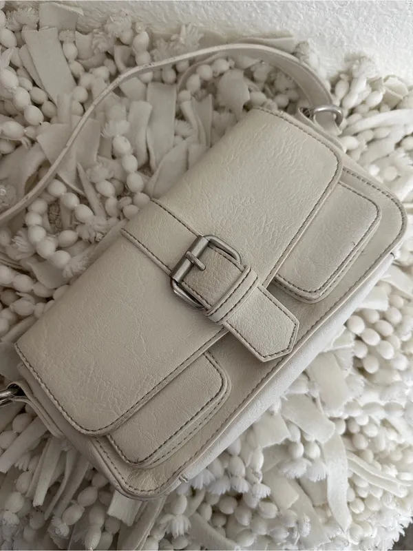 BRANDY MELVILLE Buckle Shoulder Bag in White Silver Small - Image 6