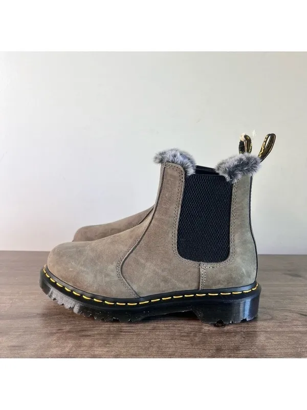 Dr. Martens Women’s Leonore Faux Fur Lined Nubuck Chelsea Boot Size 6 #666 - Image 5