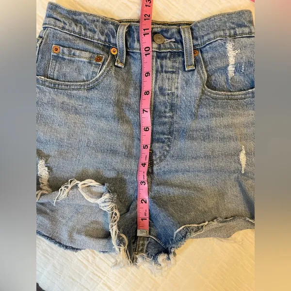 LEVI’S Ribcage Denim Shorts High Rise Button Fly Distressed Raw Hem Size 24 - Image 10