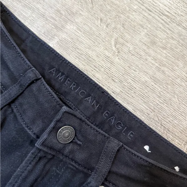 •AMERICAN EAGLE• DISTRESSED MOM JEANS - Image 9