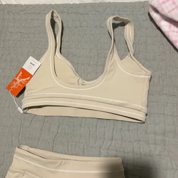 Amazon workout set - Image 3