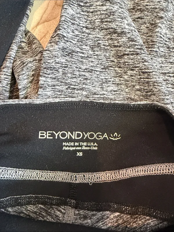 Beyond Yoga Grey Black Leggings XS - Image 3