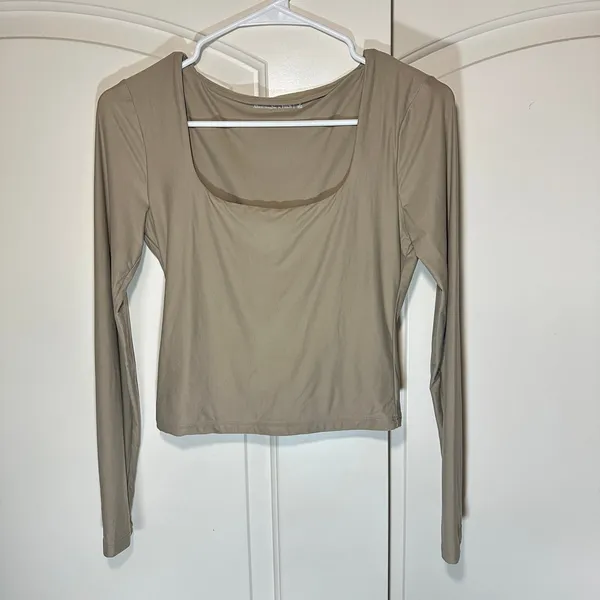 Abercrombie & Fitch Soft Matte Seamless Long-Sleeve Crop‎ Squareneck Top Nude S - Image 2
