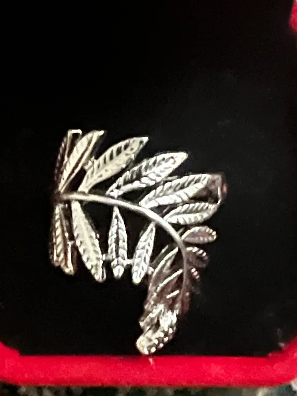Women’s Stainless Steel Silver Embellished Ring Size 8 - Image 2
