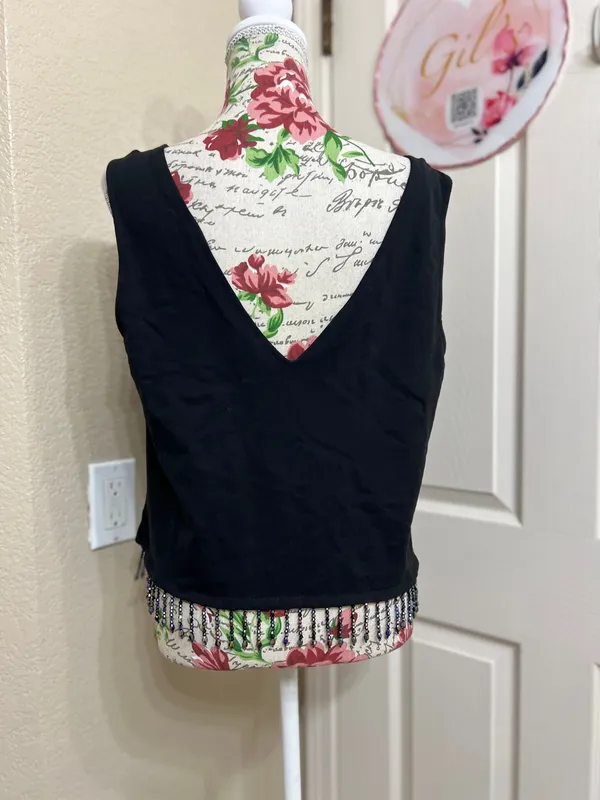 W5 black V-Neck sleeveless top with beaded - Image 3