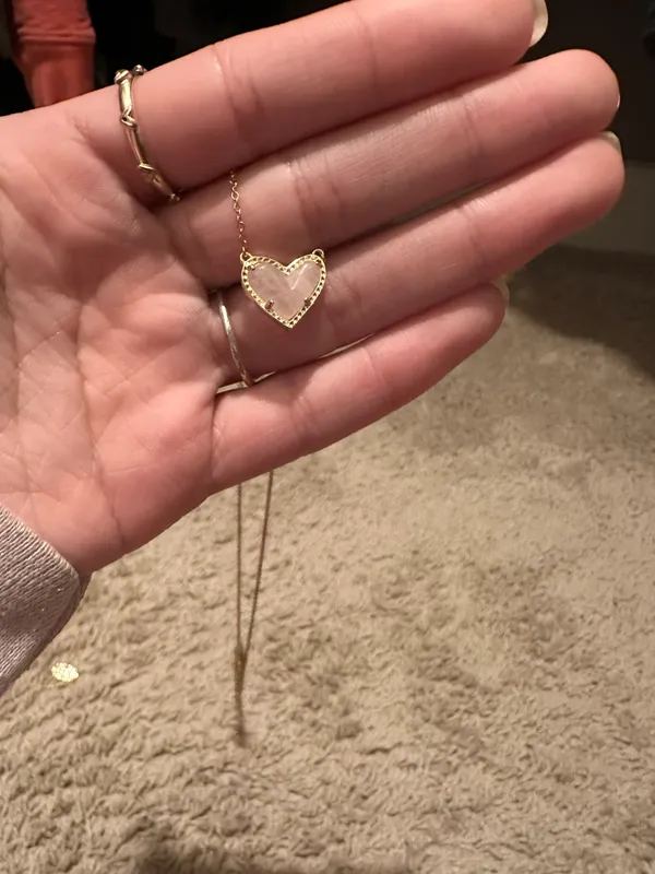 Kendra Scott Ari Heart Gold Pendant Necklace in Rose Quartz - Image 2