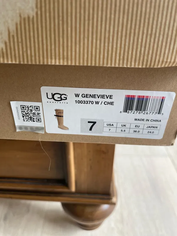 Ugg W Genevieve size 7 - Image 5
