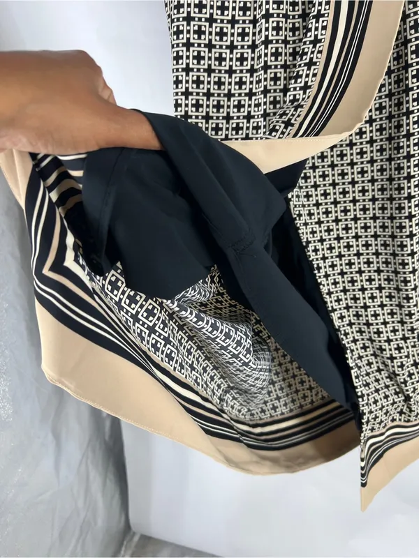 Abercrombie & Fitch Black and Cream Maxi Skirt with Geometric Print - Image 5