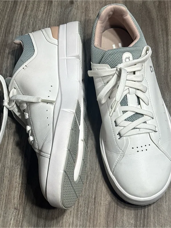 On Running Women's White Sneakers with Light Pink Lining Size 9.5 - Image 6