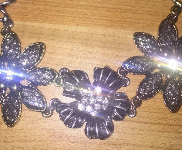 Stunning signature piece necklace. New. - Image 4