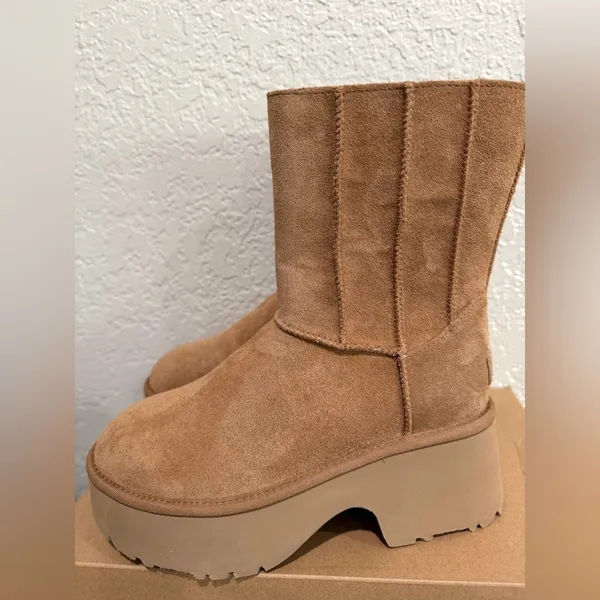 UGG women’s Classic Twin Seam New Heights Boots size 9 New - Image 5
