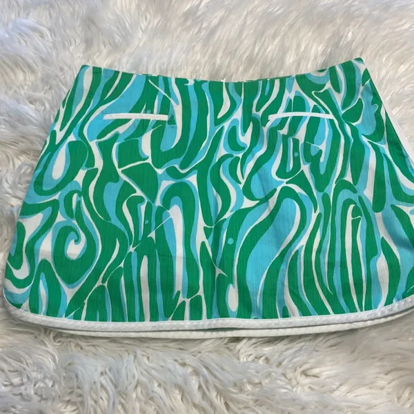Lilly Pulitzer Skorts size 6 excellent condition - Image 7