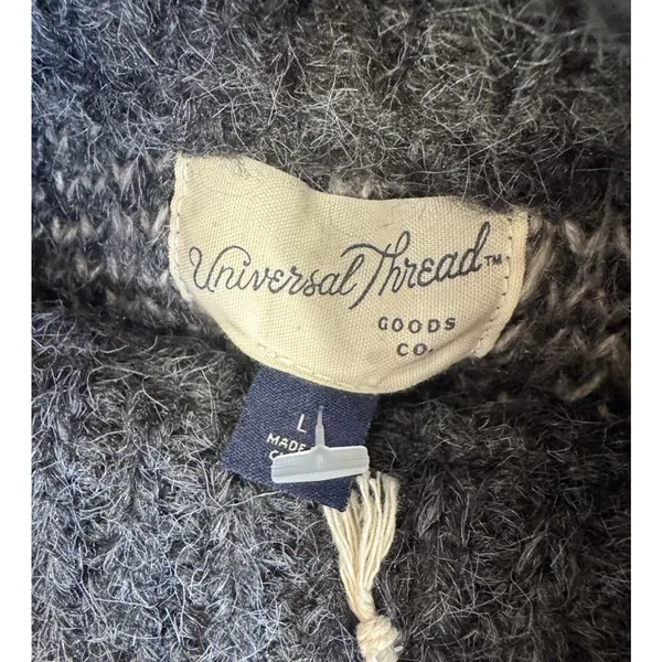Universal Threads Gray Leopard Print Sweater NWT Women's Large - Image 5