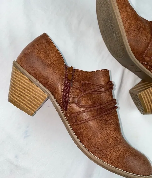 Boots Brown Size 9.5 - Image 3