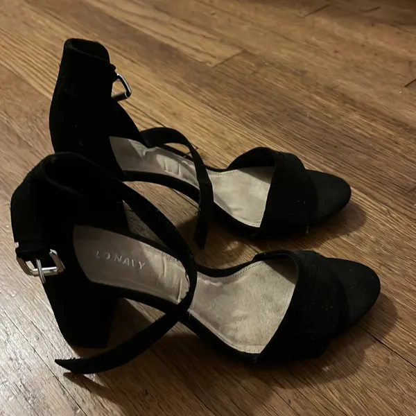 Old Navy Black Heels! - Image 2