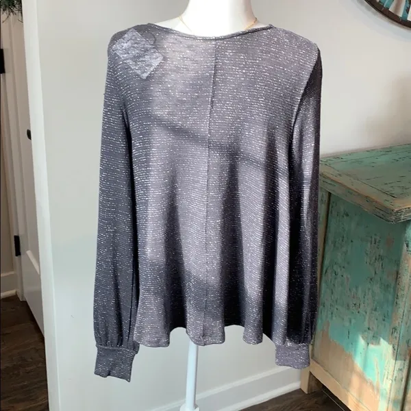 FREE PEOPLE Gray/Metallic Silver DrapeNeck Top Size M NEW - Image 5