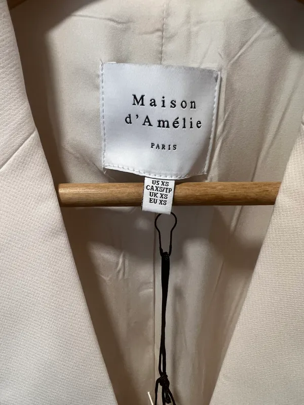 Anthropologie Maison d’ Amelie Sleeveless White Blazer - Image 7