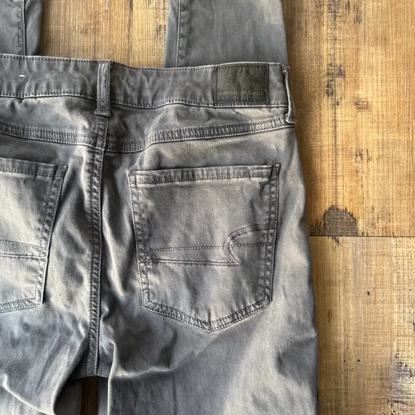 American Eagle Women’s Grey Low-Rise Cargo Jeggings Stretch Sz 8 Short - Image 10