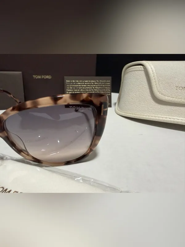 Tom Ford Reveka‎ Women's Tortoiseshell Frame Sunglasses with Gradient Lenses - Image 9