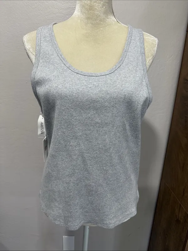 NWT Aritzia Sunday Best Light Gray Ribbed Scoop Neck Tank - Image 3