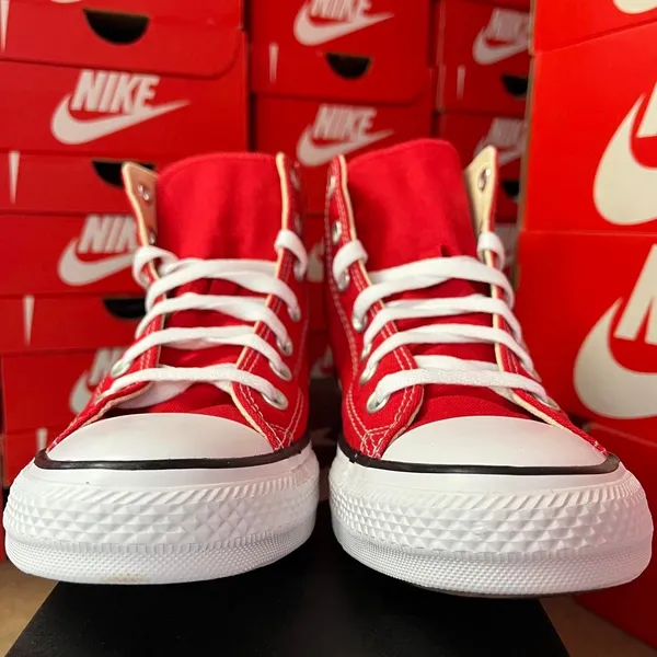 Converse Women's Red Trainers - Image 2
