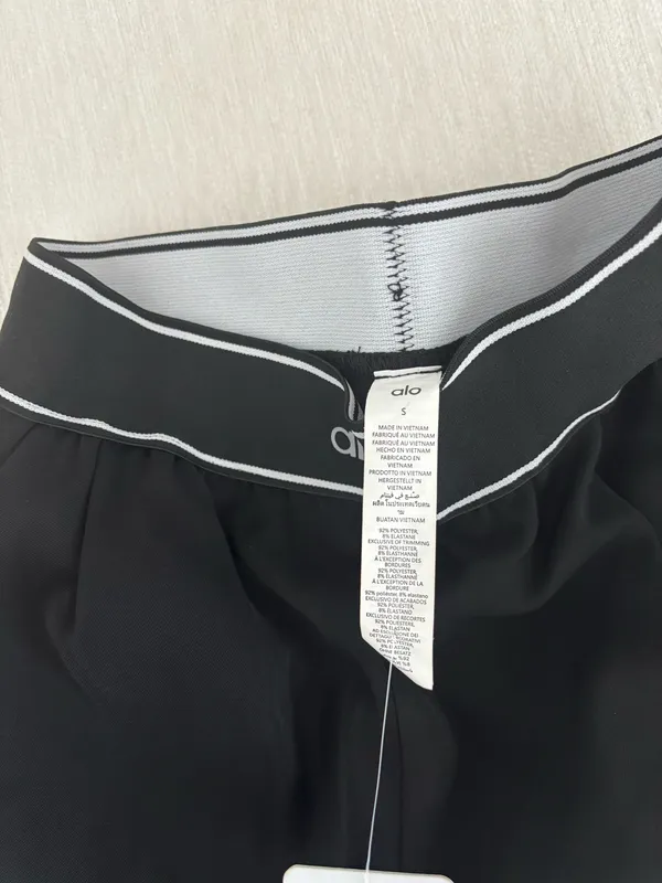 Alo Yoga Trousers - Image 6