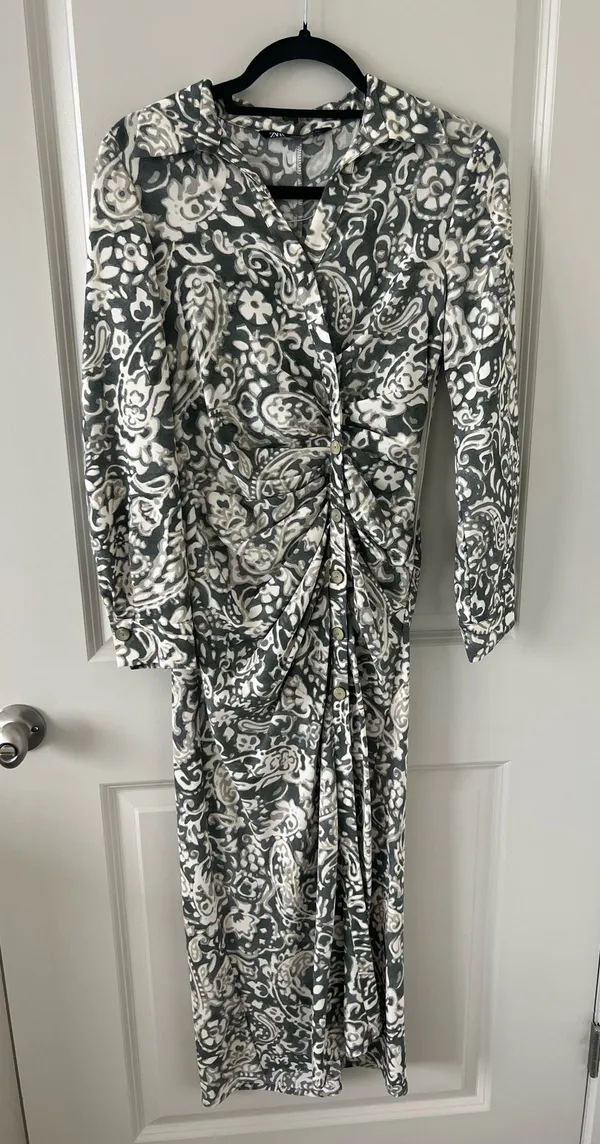 Long Sleeve Ruched Paisley Maxi Dress - Green & White - Image 2