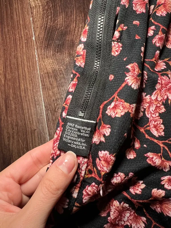 RARE Nike DNA City Exploration Dri-Fit Athletic Shorts Cherry Blossom Size Medium - Image 6