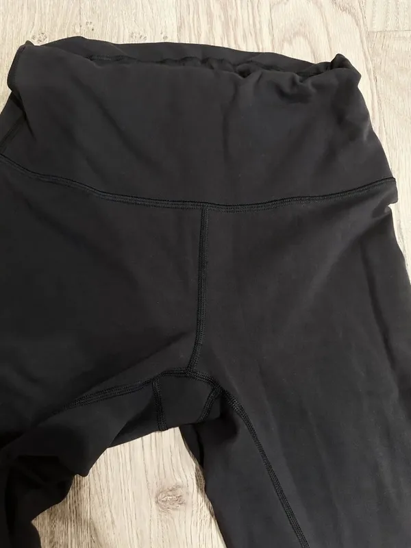 Lululemon Women's Black High Rise Stretch Leggings Sz 6 Yoga Athletic - Image 3